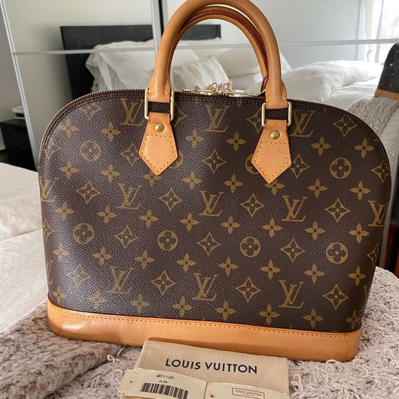 —SOLD— LOUIS VUITTON Alma Pm 😍 - Picture 2 of 11
